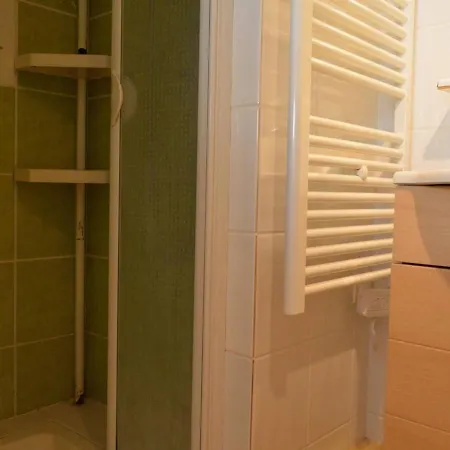 Avec Canape Convertible, Au Coeur Du Cap D'agde, Proche Et Commerces - Fr-1-249-1 Apartment *