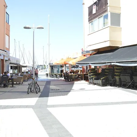 شقة Avec Canape Convertible, Au Coeur Du Cap D'agde, Proche Et Commerces - Fr-1-249-1 *